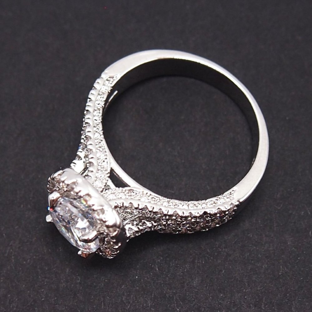 Exquisite Ladies 2.50ctw Halo Bridal Diamond Ring, 18K White Gold - Picture 10 of 13